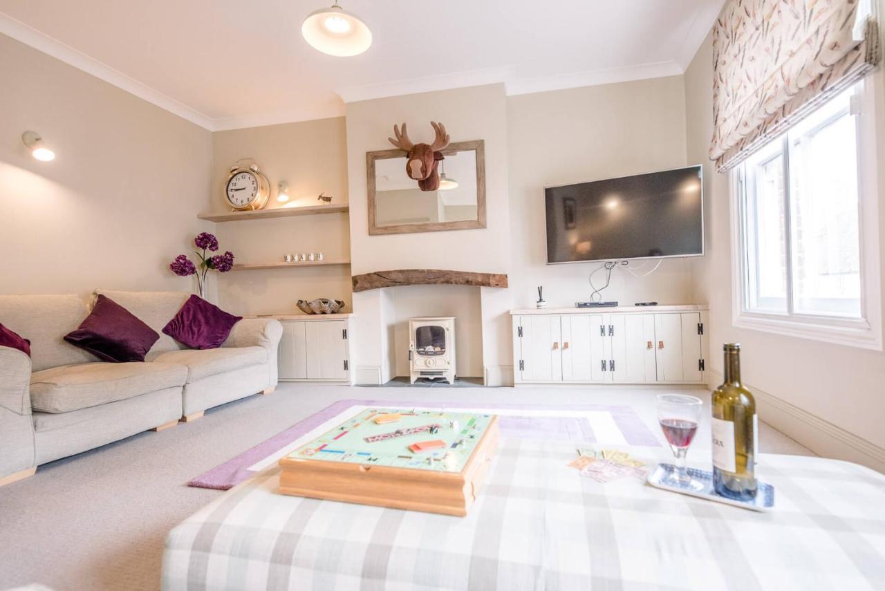 60 High Street, Southwold Apartment Bagian luar foto